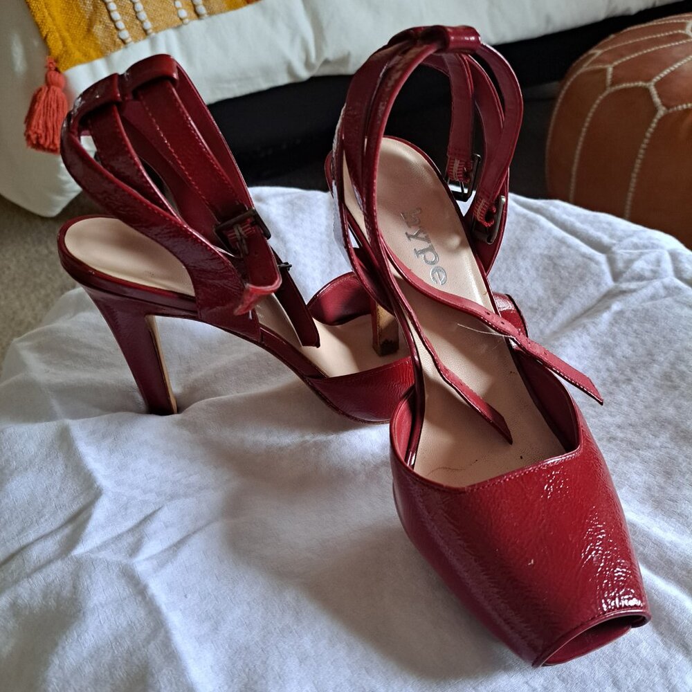 Peep toe Stilettos dark red.